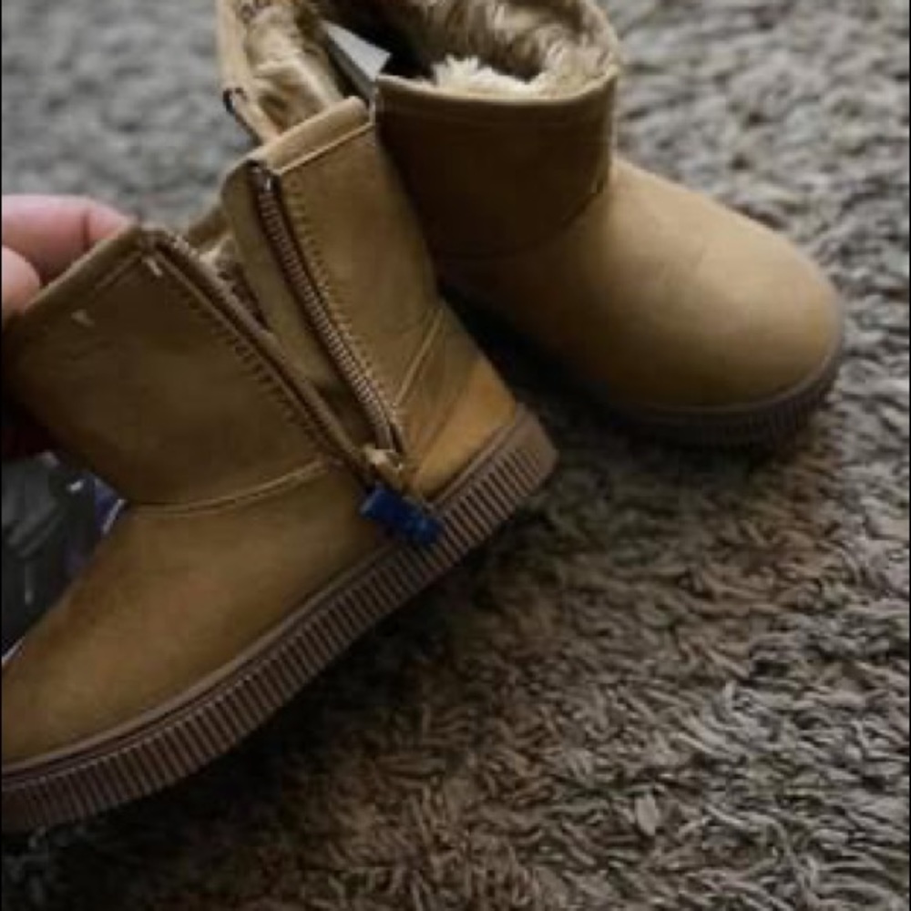 Brown side zipper boys boots,worn once for a photo